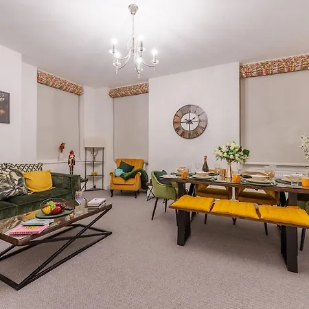 Luxury 1 Bedroom Iconic Harley Street Lower Ground 1Hs